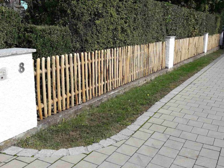 Halbrundlattenzaun aus Edelkastanie, Grundstück Umrandung