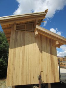Hühnerstall aus Kastanienholz
