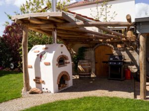 Pizzaofen Überdachung aus Robinienholz